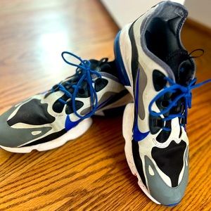 Men’s size 11.5 Nike airmax infinity barely worn